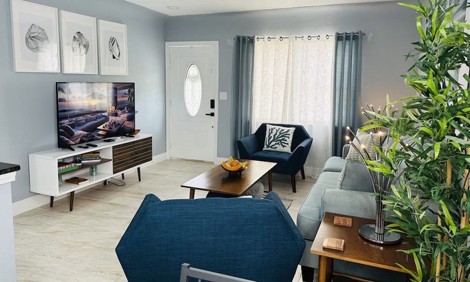 Disston Heights House | The Blue Oasis w/private pool. Pet-Friendly!