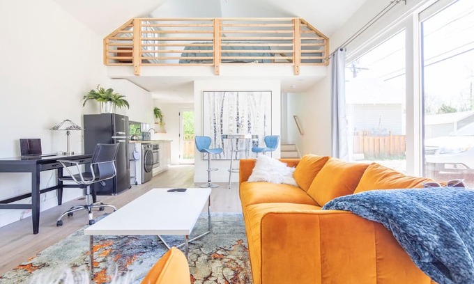 Mapleton Hill House | Entire house on Mapleton Hill. Amazing location walk Pearl and everything else.