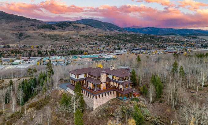 Bouvet Island Villa | Topaz Estate by AvantStay | Luxe Home, Pool + View