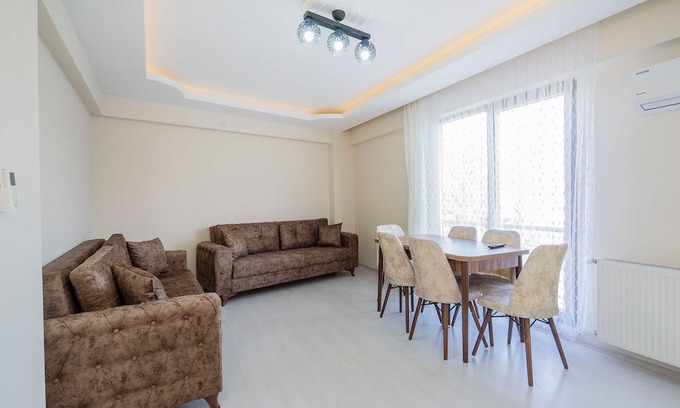 Osmangazi Apartment | Central and Cozy Flat w Balcony, and ACs in Bursa