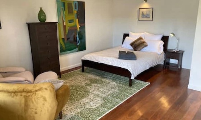 Grey Lynn Apartment | Stylish Grey Lynn studio