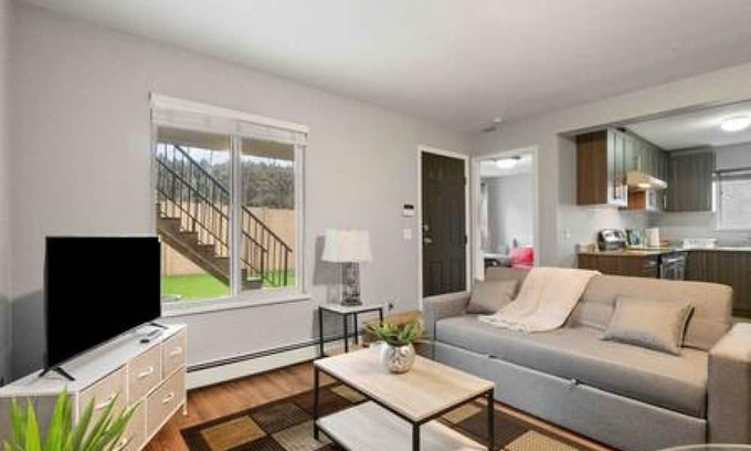 Surrey Newton House | Charming 2BD guest suite, Surrey