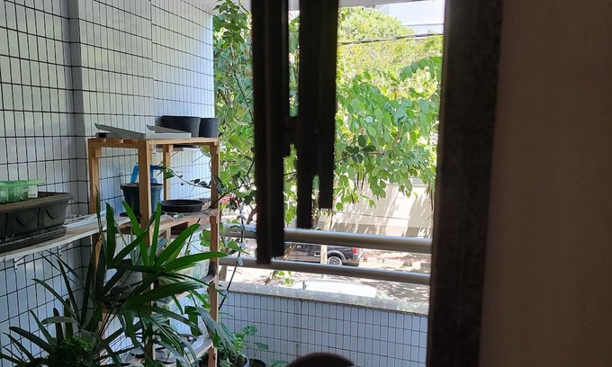 Jardim da Penha Cabin | Quarto e Banheiro Privativos com Garagem em Apartamento em Jardim da Penha