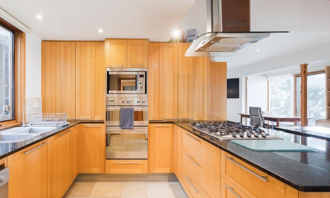 Tenby Point Cottage | Silverstone Cottage and Studio