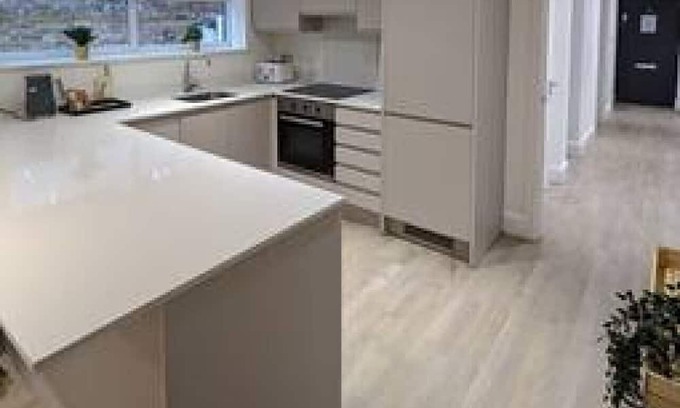 Kidbrooke with Hornfair House | Stunning 3 Bed with Garden 114A