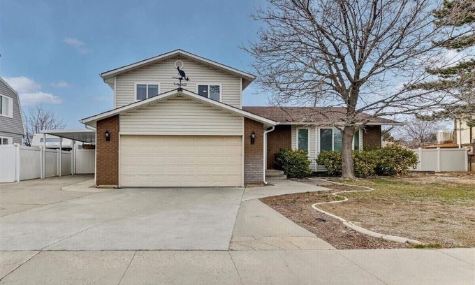 Sandy House | Canyon Cottage | Sandy | 2 bd 1 ba | Workspace