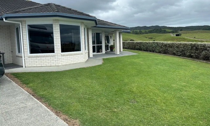 Whakatiwai House | SLICE OF HEAVEN