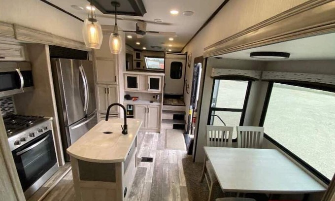 Buda House | New RV with Separate Living Area in Quiet RV Park just South of Austin