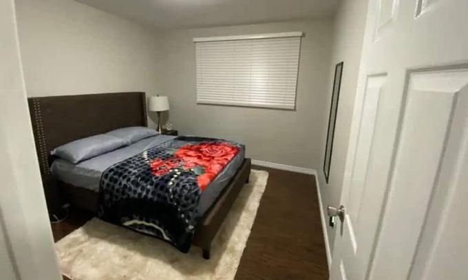 London House | 2 Rooms in London, ON