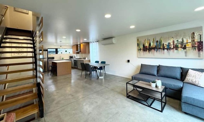 Judkins Park House | Contemporary 2BR Townhouse near Downtown Seattle