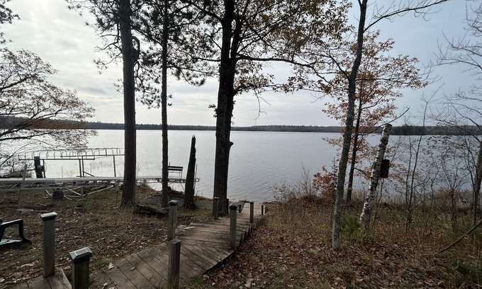 Cornucopia Cabin | Lake house near 100s of miles of ATV/Snowmobile trails. 20 mins to Bayfield.