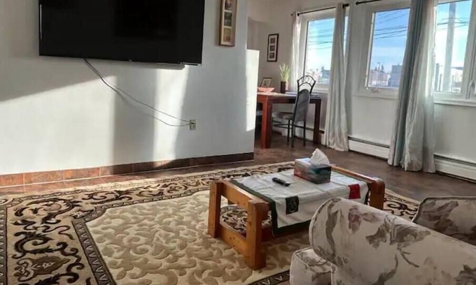 Saskatoon Apartment | A 2-Bed Immaculate Suite in City’s Best Location