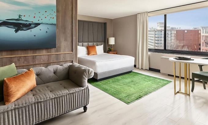 Logan Circle House | Unwind In Our Haven Of Tranquility! Onsite Parking, Rooftop Pool!