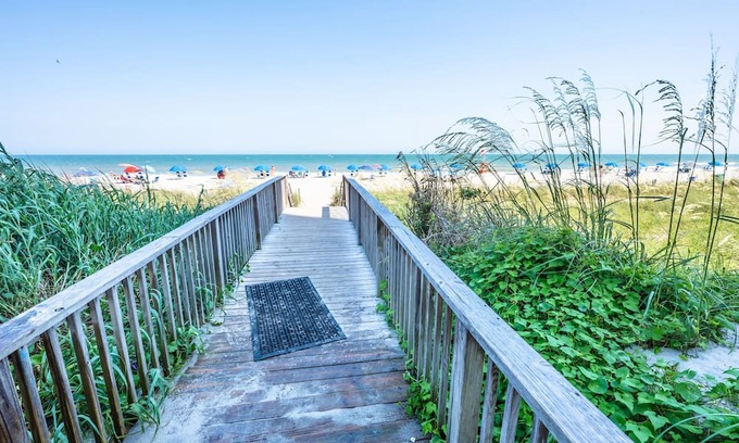 Myrtle Beach Condo | New Palace Resort, Clean, Pools, High Floor, View!