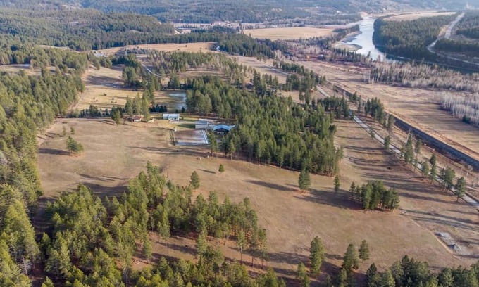 East Kootenay Cabin | Cozy, private, ranch cabin in the beautiful East Kootenay's