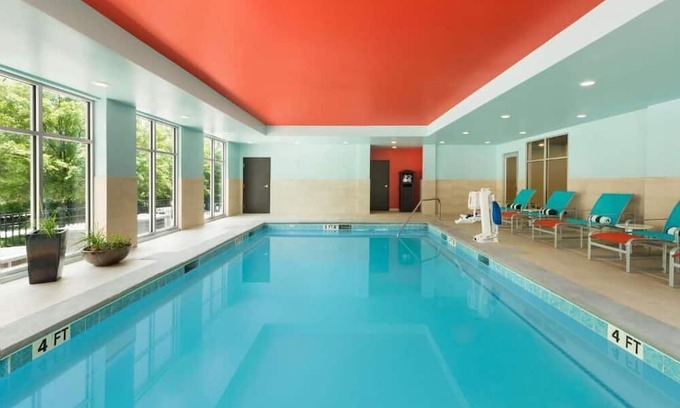 Sandy Springs Hotel | Perimeter Center Queen Studio | 4 Units w/Free Breakfast, & Indoor Pool Access!