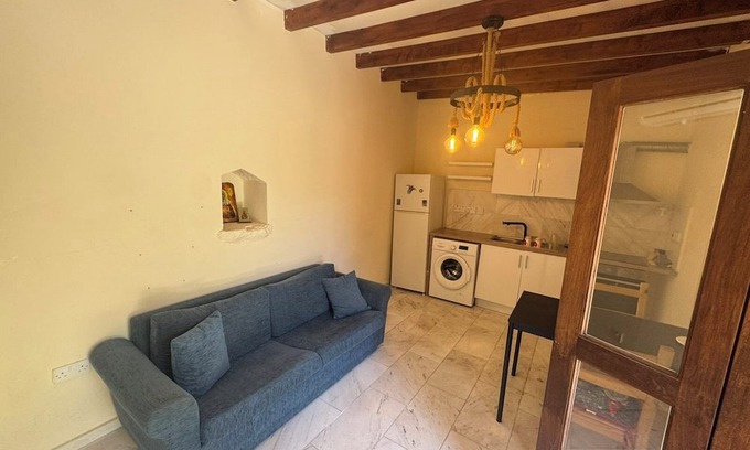 Marathounta House | Charming Cyprus Getaway in Páfos - Garden View Holiday House