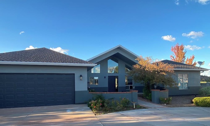 Snowflake House | Great location, golf or Temple and newly remodeled. 3 bed, 3 bath in Snowflake