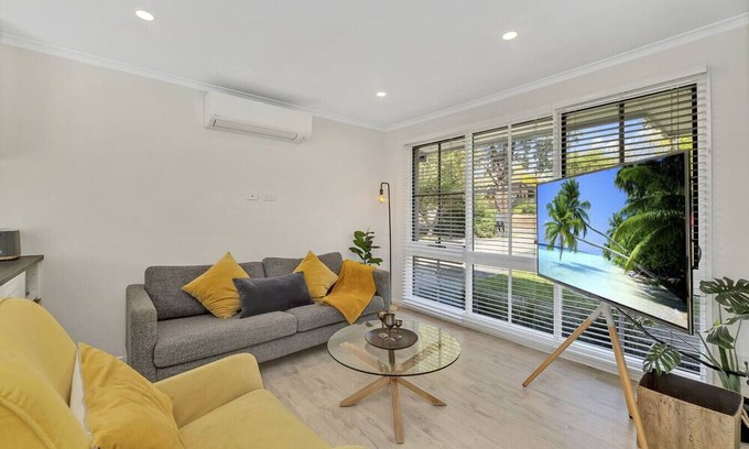 Wanniassa House | NEW TO VRBO: Relaxing 3BR Wanniassa with Easy Local Access