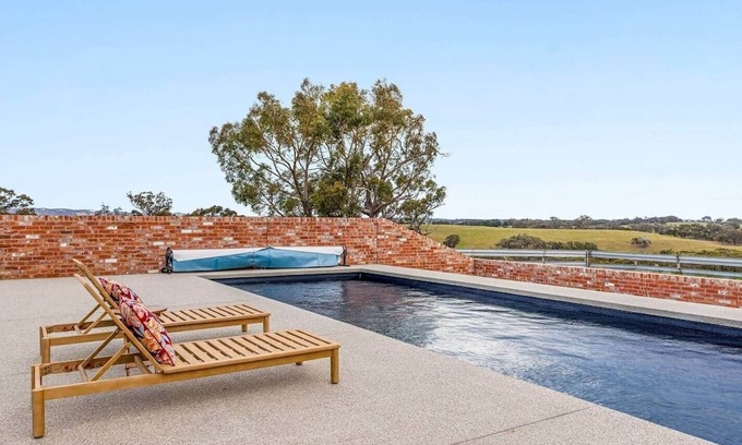 Mia Mia House | Mia Springs Pool Retreat