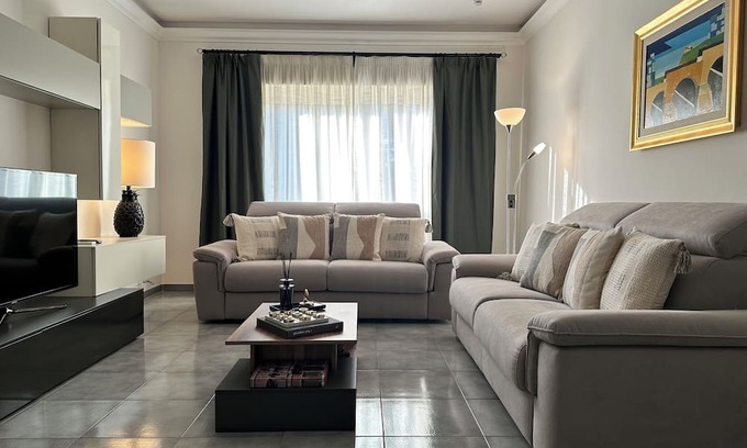 Zona XXXIII Acilia Sud Villa | The Cedar Villa