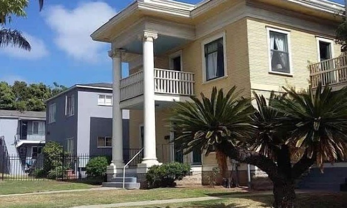 Golden Hill Apartment | Charming Upper-Level Stay | Balconies + DT Views