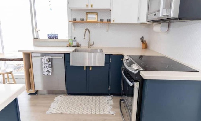 Consecon Cottage | The Nest - Cozy Waterfront on Huycks Bay, PEC