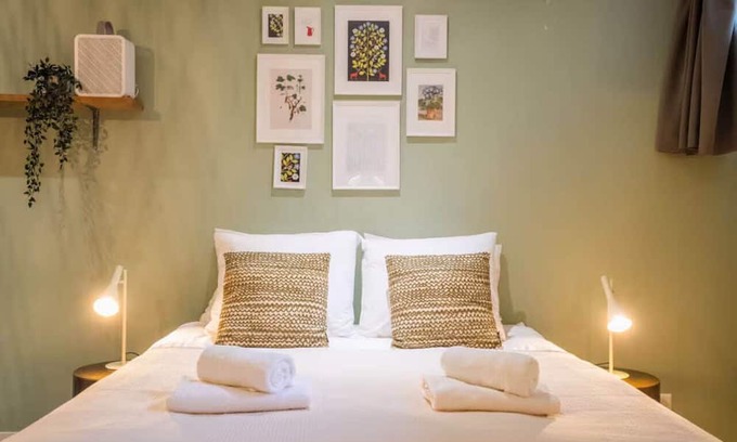 Kinkerbuurt Apartment | Cozy Nassau Canal Suite