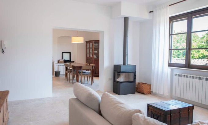 San Gimignano Apartment | Modern apartment in a hamlet with pool 20 minutes from San Gimignano