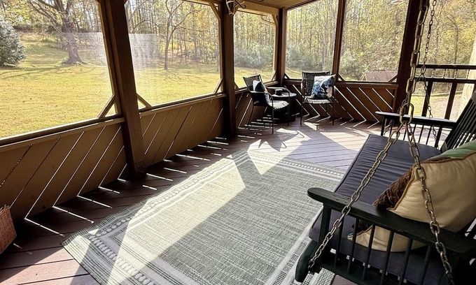 Marshall House | Secluded stonehouse in Marshall with walking trails and creek. Pet-friendly!