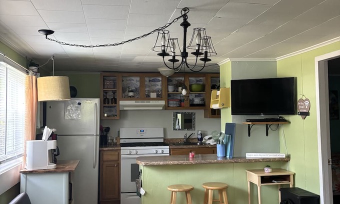 Moultonborough Cottage | Charming 2-bedroom cottage in brilliant Moultonborough with AC.