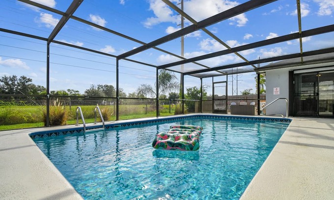 Holiday Lakes West House | Coastal Family Retreat – Pool, Fire Pit & Fun!