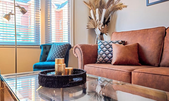 Crewe House | South Cheshire Home from Home