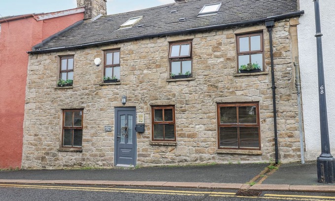 Alston Cottage | MILL RACE HOUSE, pet friendly, character holiday cottage in Alston