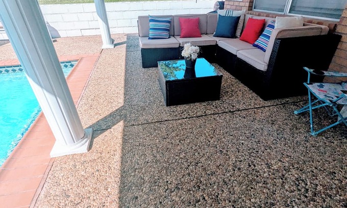 Silsbee House | Private Relaxing Escape - Cozy Jet Tub