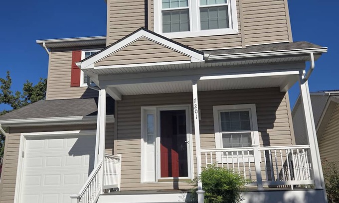 Elkridge House | Charming 3-bedroom house with vaulted ceiling and basement in Elkridge