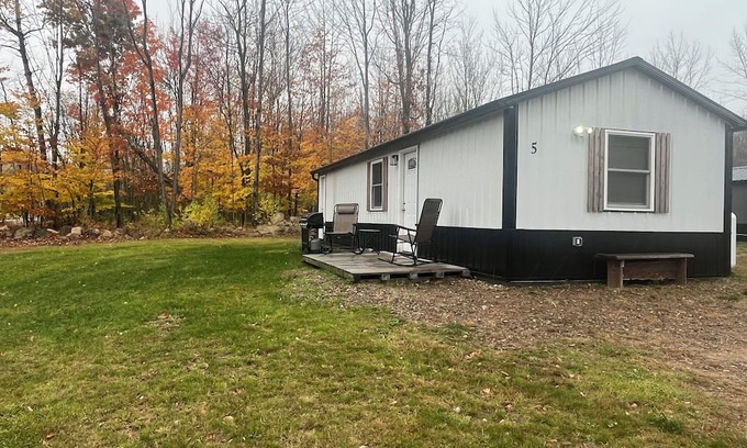 Lawrenceville Cabin | Cozy 1-bedroom cabin in charming Brushton NY