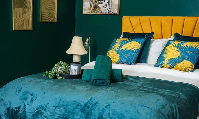 Huddersfield Apartment | Firdaus Hideaway - Celeste Loft