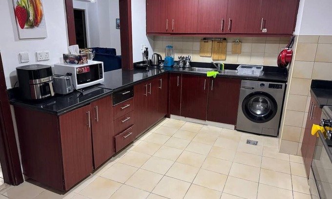 Dubai Marina Apartment | Spacious 5-bedroom apartment in amazing Dubai with fitness room, AC