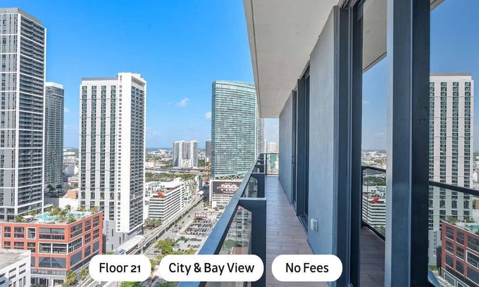 Downtown Miami Apartment | MVR - 3BR Retreat Above Downtown Miami