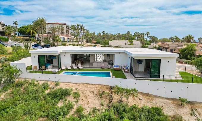 Cabo Bello Villa | Luxurious Villa Spacious & Private heated Pool Steps from Beach