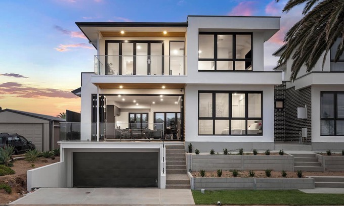 Moana House | 1 min walk to beach - 8 min drive to McLaren Vale -Luxury Beach House