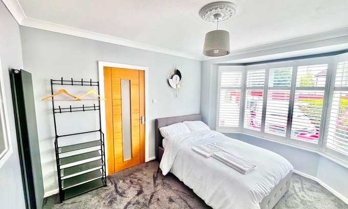 Tatenhill House | Purple Mansions - Home away from Home