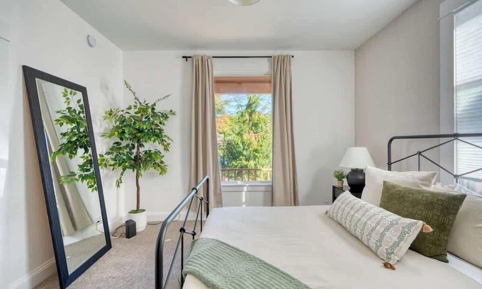 Corbett - Terwilliger - Lair Hill House | Haven by the Hill - Downtown & OHSU Proximity!