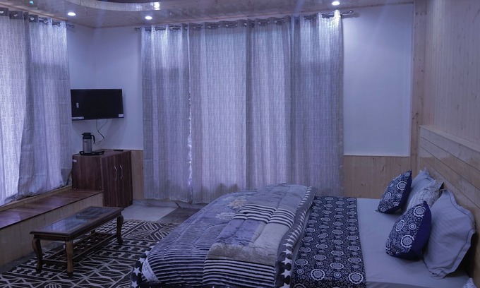 Manali Villa | Wander Vale | Group-Friendly Villa with Scenic Views & Private Bathrooms