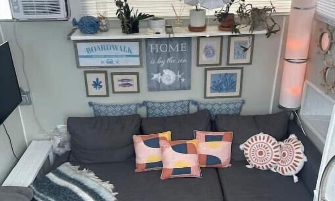 Fells Point Boat Rental | Tiny House on the Water