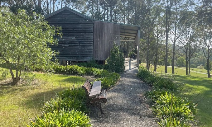 Narooma Cabin | Charming cabin in welcoming Narooma with fitness room, WiFi, AC
