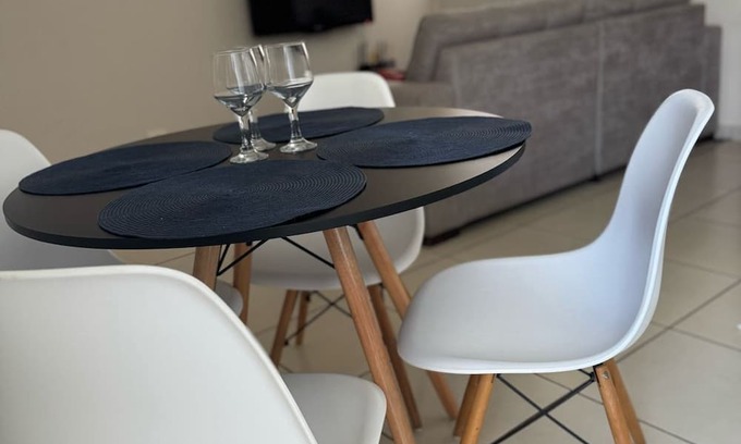 Maringa Apartment | Cozy apartment close to Catuai, UEM, Vivaro and Lebloc shopping malls.