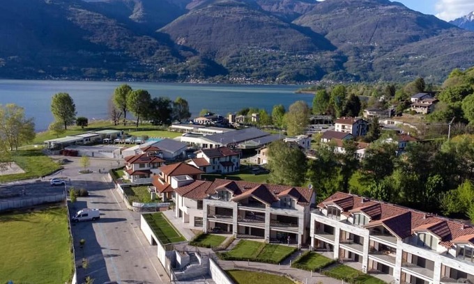Colico Piano Apartment | Sole & Luna @ Lago Dorato, Luxury, Infinity Pool, Lake & Mountain Views.