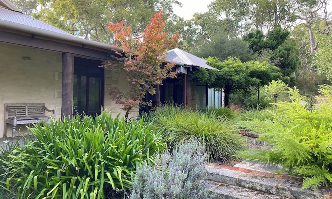 Yallingup Siding House | Yungaburrup is 12 acres of natural jarrah forest ,seclusion for total relaxation